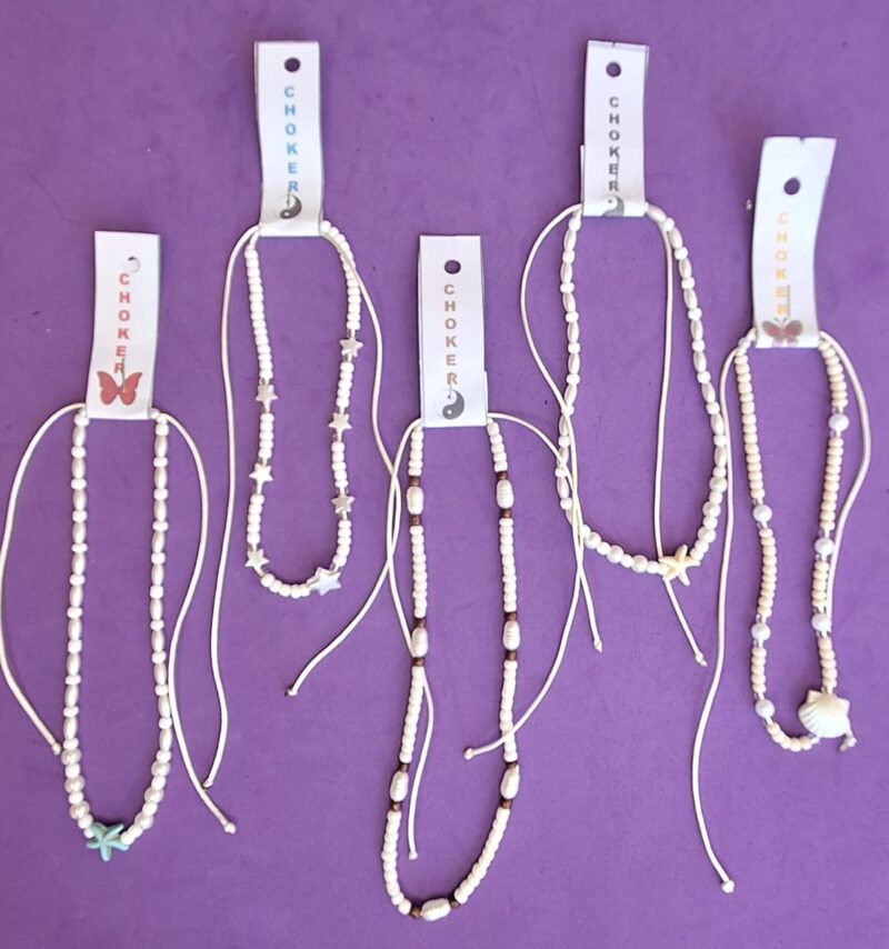 Collar Choker de mostacilla y perlas c/dijes