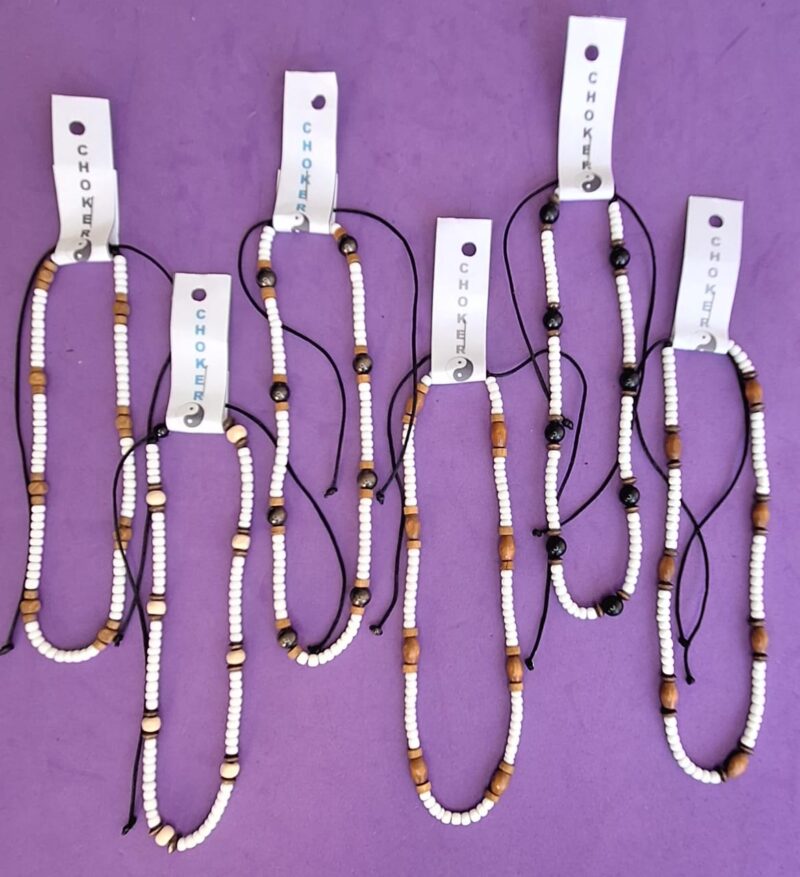 Collar Choker de mostacilla y madera